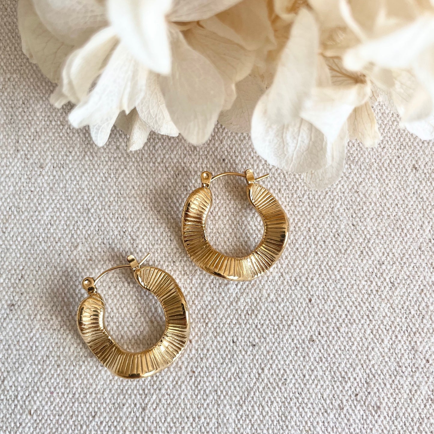 Everyday Gold Wavy Hoops