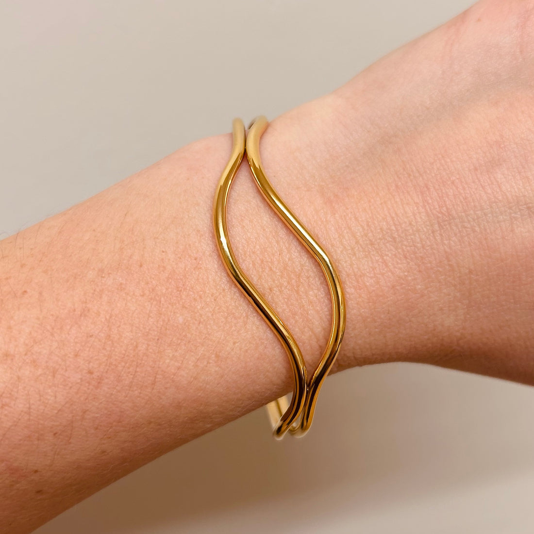 Everyday Gold Abstract Bangle – Bracelet – Little Nell Jewellery