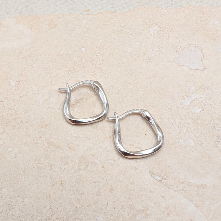 Silver Horseshoe Twist Hoop – Demi Fine Hoop Earrings – Little Nell Jewellery