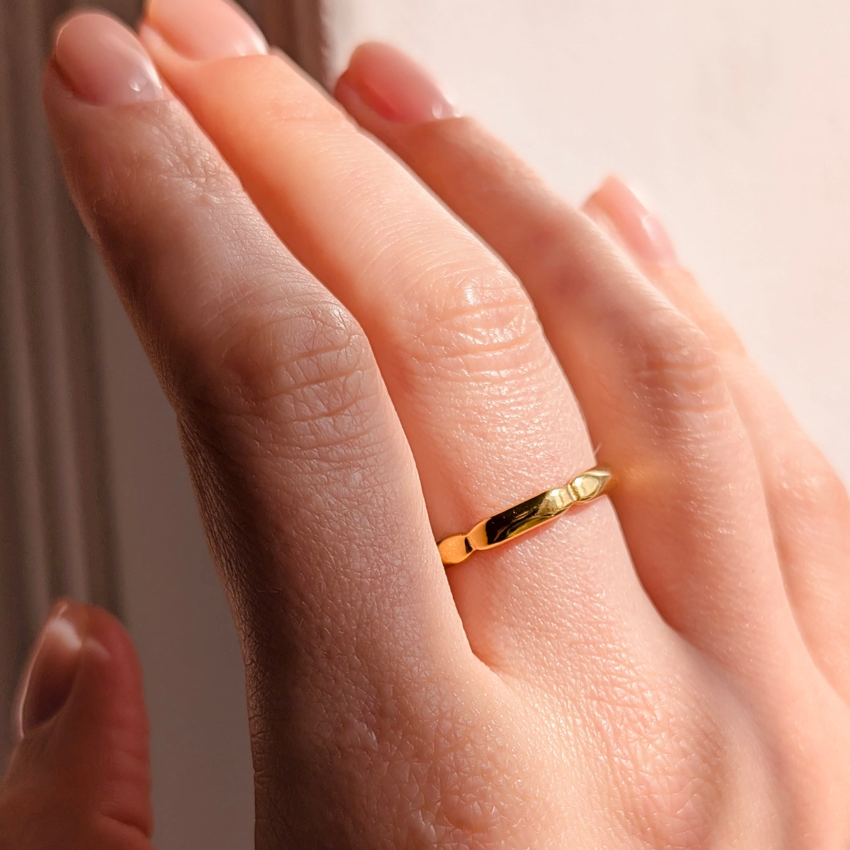 Everyday Gold Scallop Ring – Little Nell Jewellery