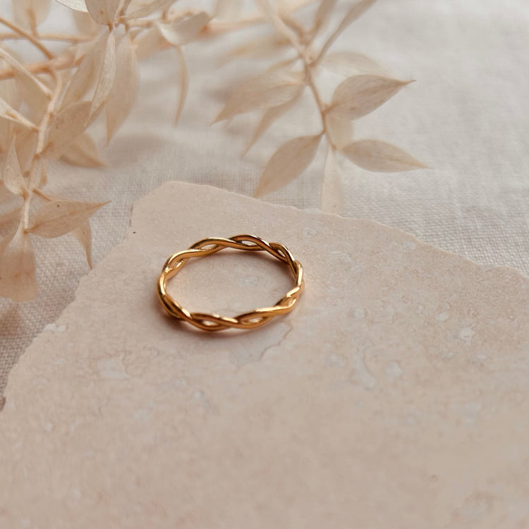 Everyday Twisted Band Ring – Ring – Little Nell Jewellery