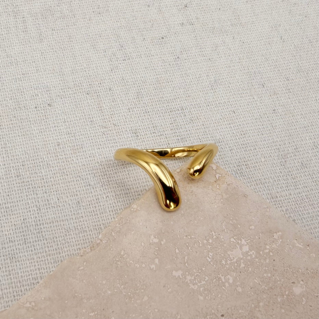 Everyday Gold Droplet Wishbone Ring – Ring – Little Nell Jewellery