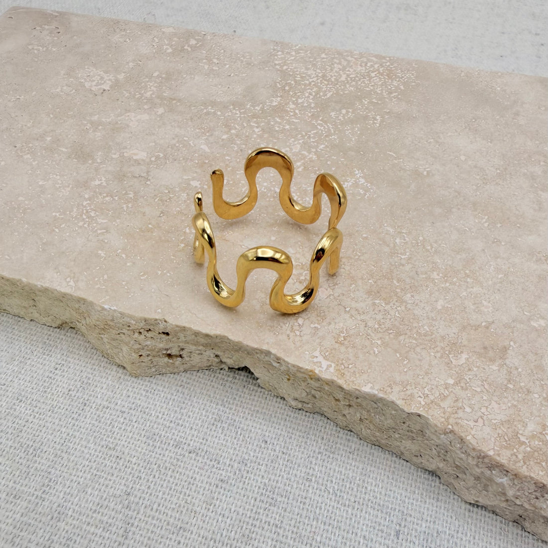 Everyday Gold Statement Wave Ring – Ring – Little Nell Jewellery