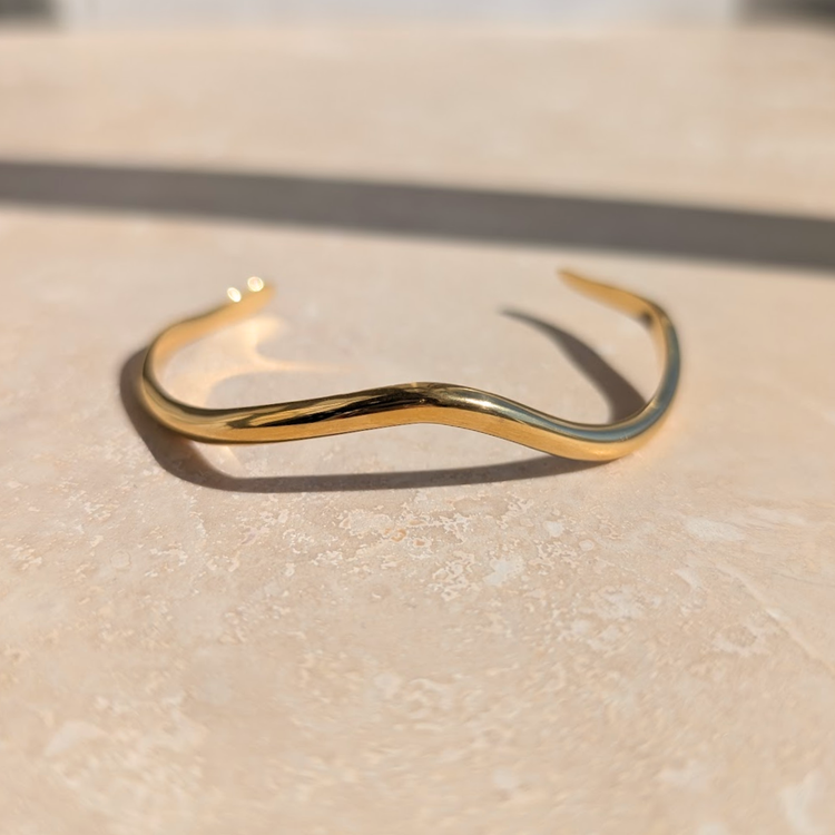 Everyday Gold Minimal Wave Bangle – Bracelet – Little Nell Jewellery