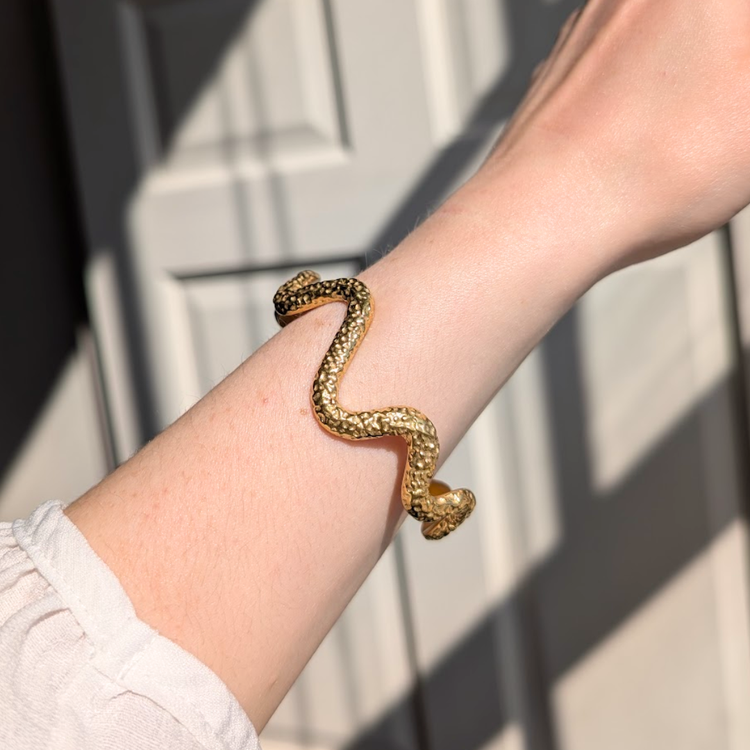 Everyday Gold Dimple Wave Bangle – Bracelet – Little Nell Jewellery