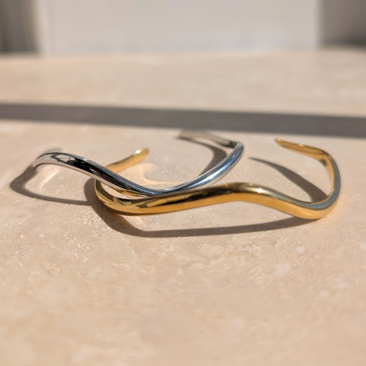 Everyday Gold Minimal Wave Bangle – Bracelet – Little Nell Jewellery