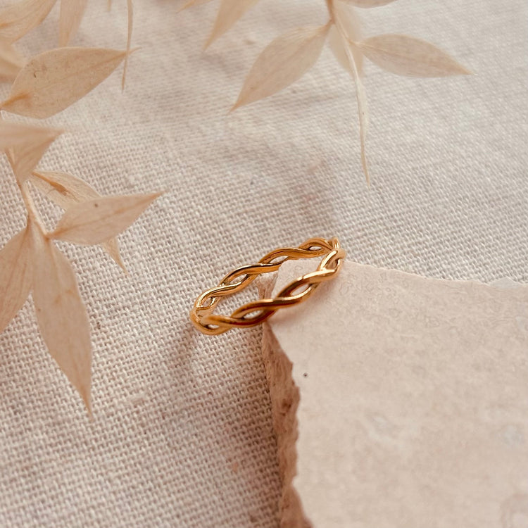Everyday Twisted Band Ring – Ring – Little Nell Jewellery