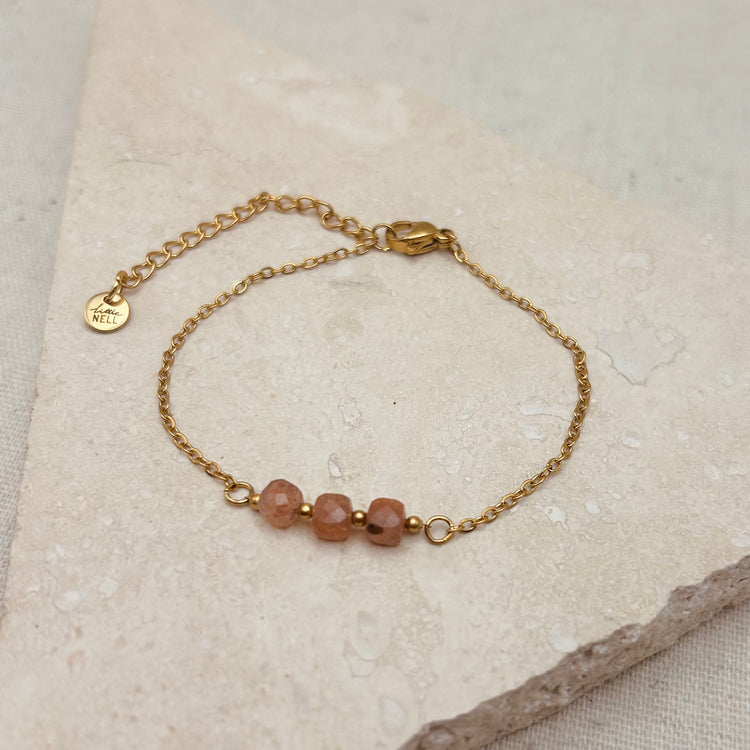 Everyday Cherry Agate Trio Bead Bracelet – Bracelet – Little Nell Jewellery