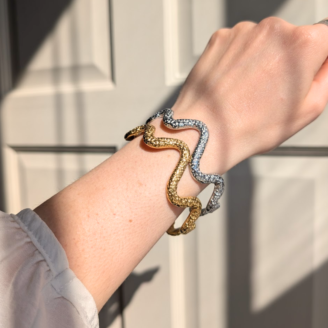 Everyday Silver Dimple Wave Bangle – Bracelet – Little Nell Jewellery