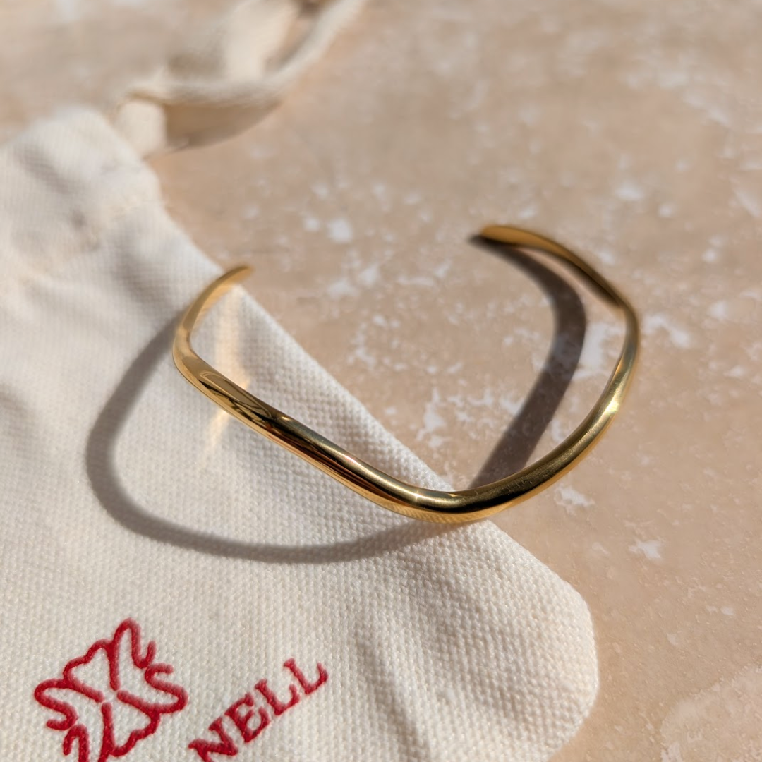 Everyday Gold Minimal Wave Bangle – Bracelet – Little Nell Jewellery