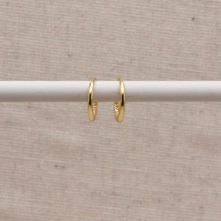 Gold Essential Huggie Hoops – Demi Fine Hoop Earrings – Little Nell Jewellery
