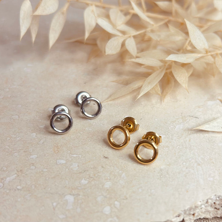 Everyday Circle Studs – Stud Earrings – Little Nell Jewellery