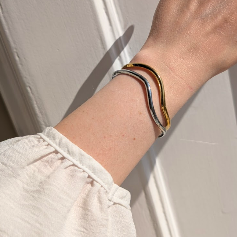 Everyday Gold Minimal Wave Bangle – Bracelet – Little Nell Jewellery