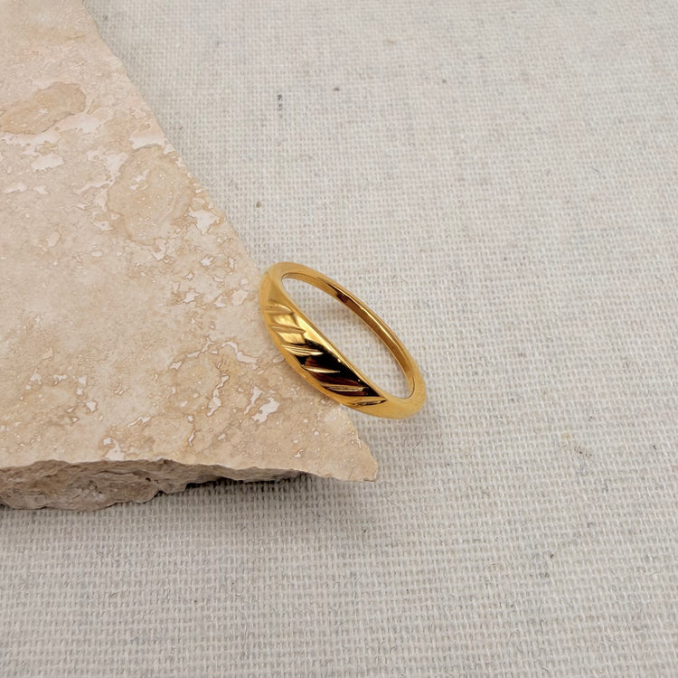 Everyday Slim Gold Band – Ring – Little Nell Jewellery