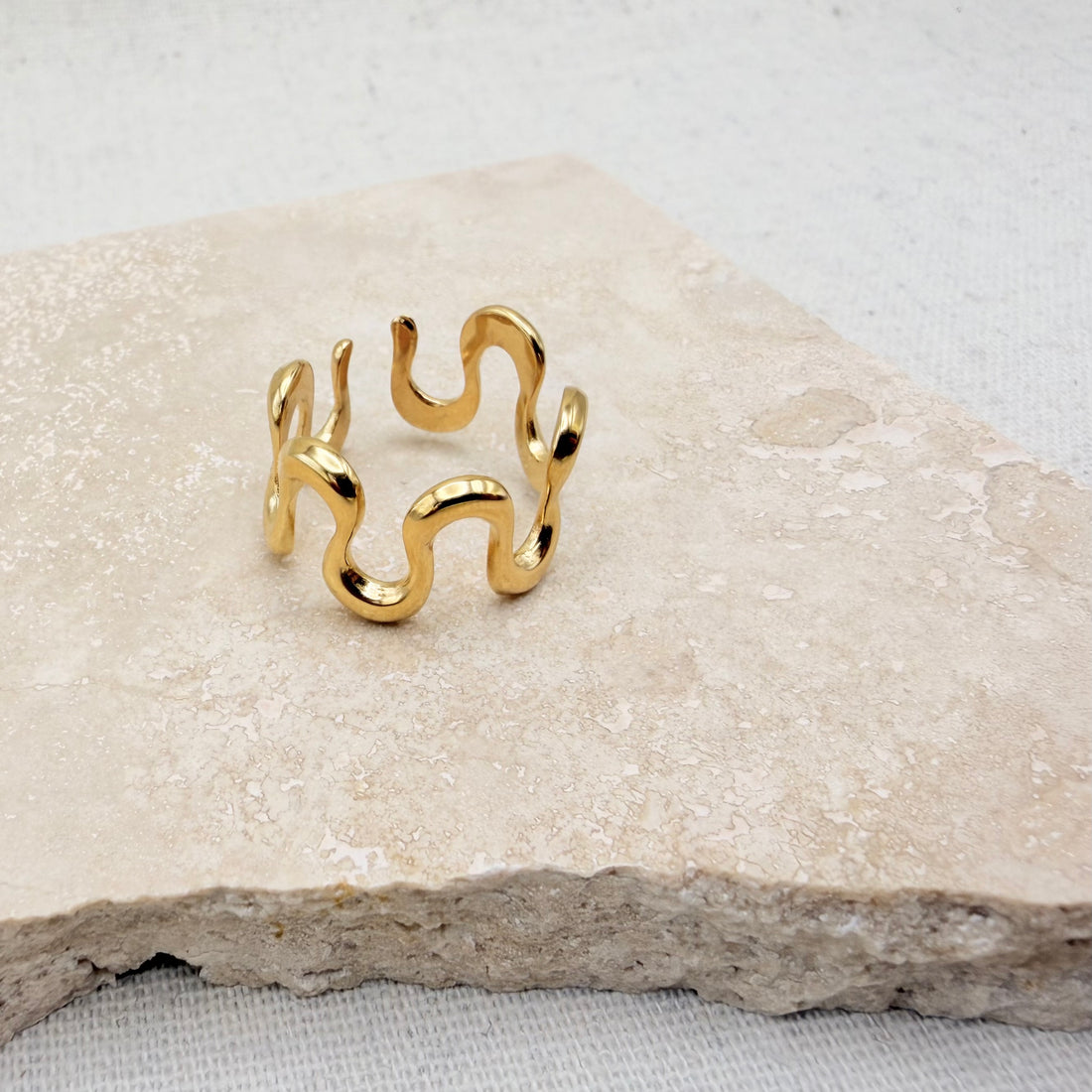 Everyday Gold Statement Wave Ring – Ring – Little Nell Jewellery