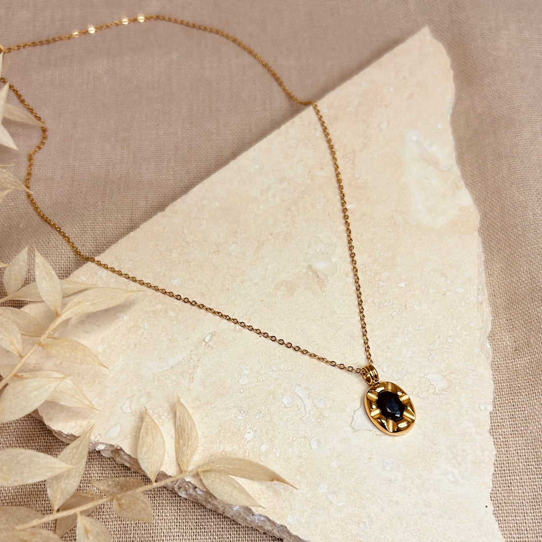 Everyday Noir Oval Necklace – Necklace – Little Nell Jewellery