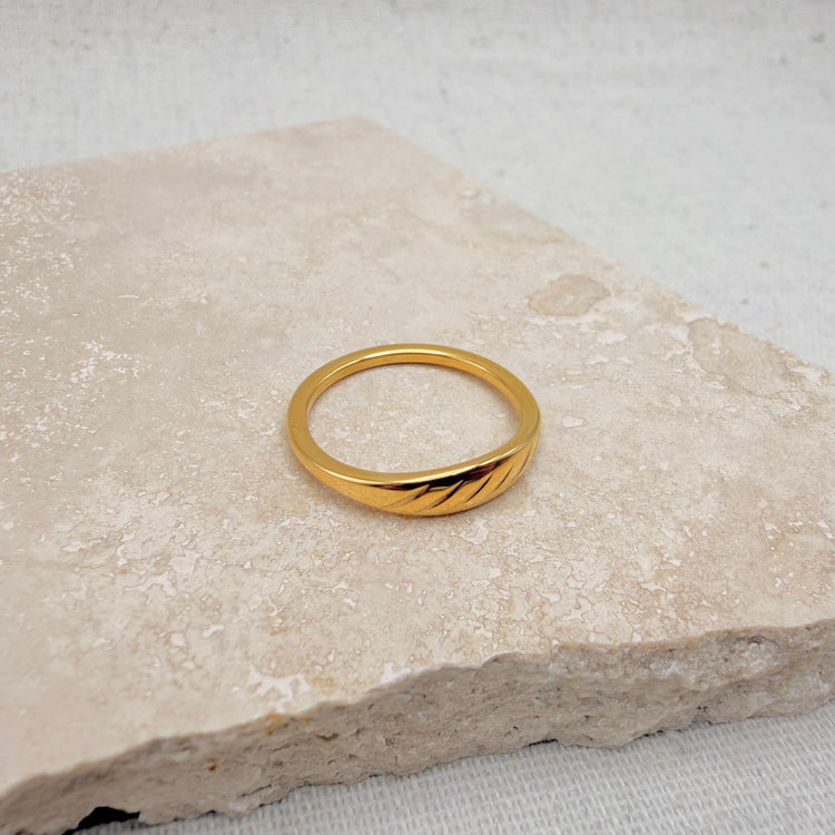 Everyday Slim Gold Band – Ring – Little Nell Jewellery
