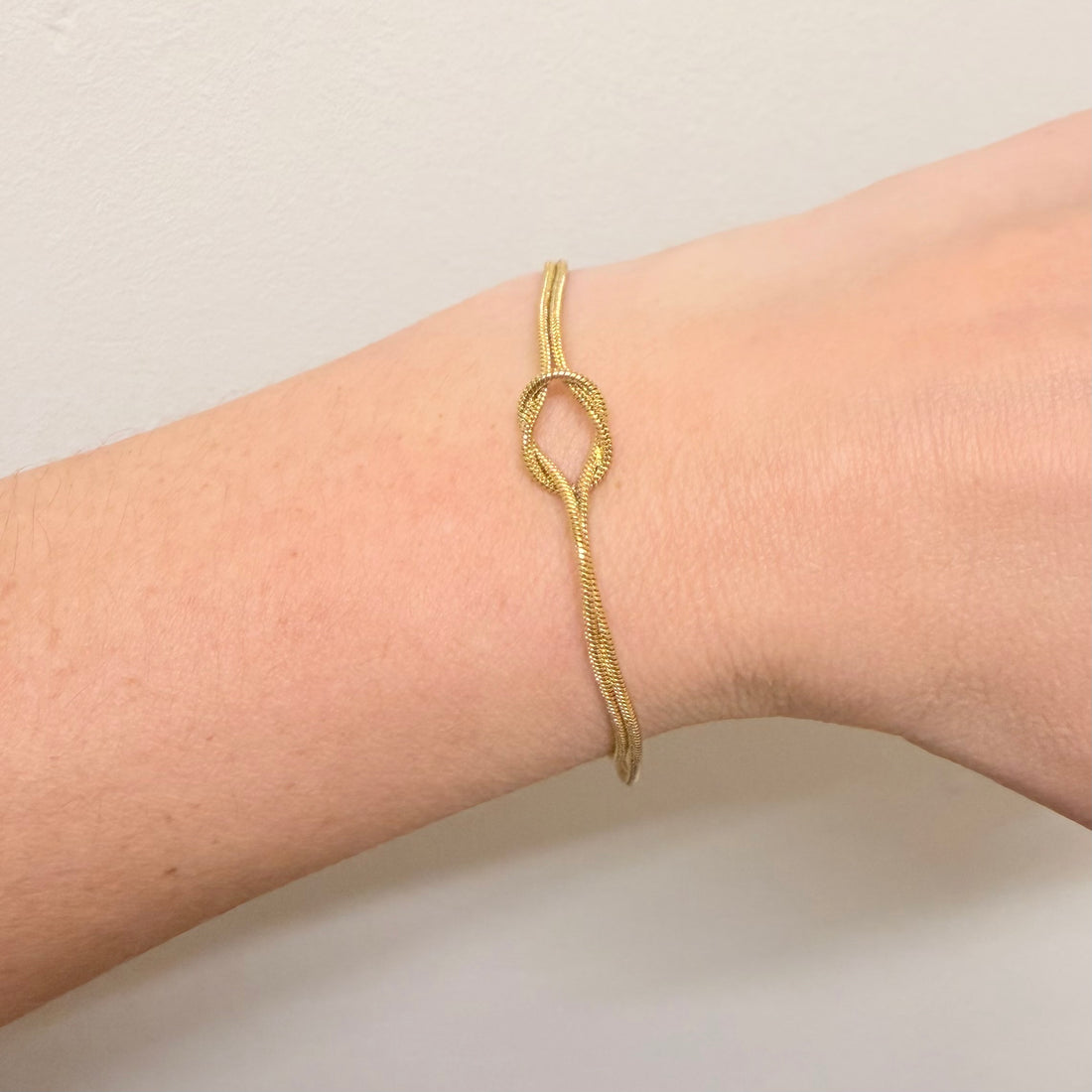 Everyday Gold Knot Bracelet – Bracelet – Little Nell Jewellery