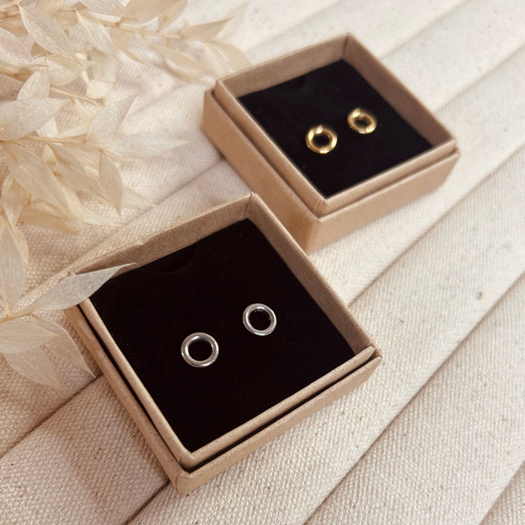 Everyday Circle Studs – Stud Earrings – Little Nell Jewellery