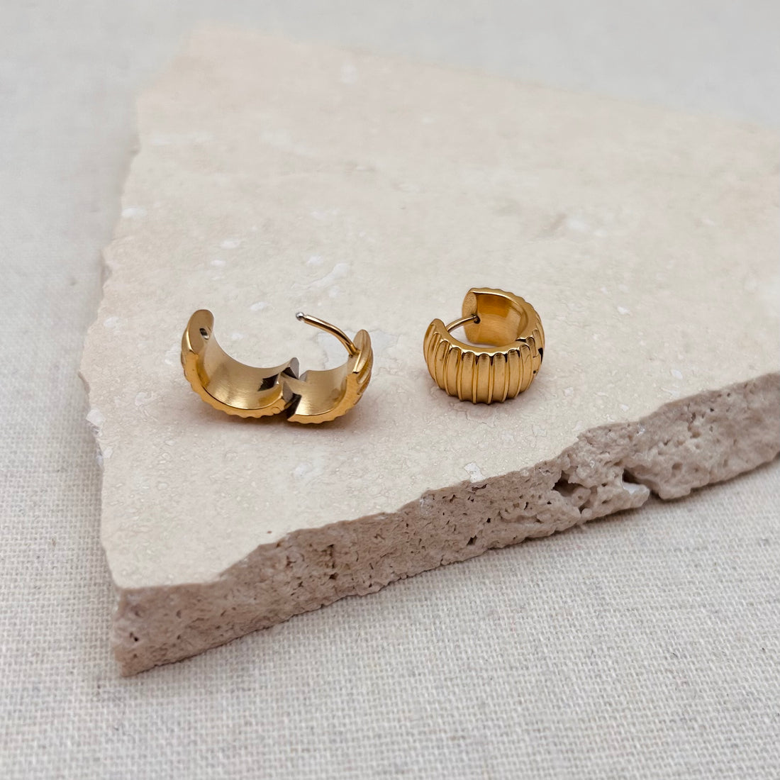 Everyday Ridged Huggie Hoops – Hoop Earrings – Little Nell Jewellery