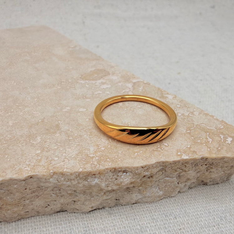 Everyday Slim Gold Band – Ring – Little Nell Jewellery