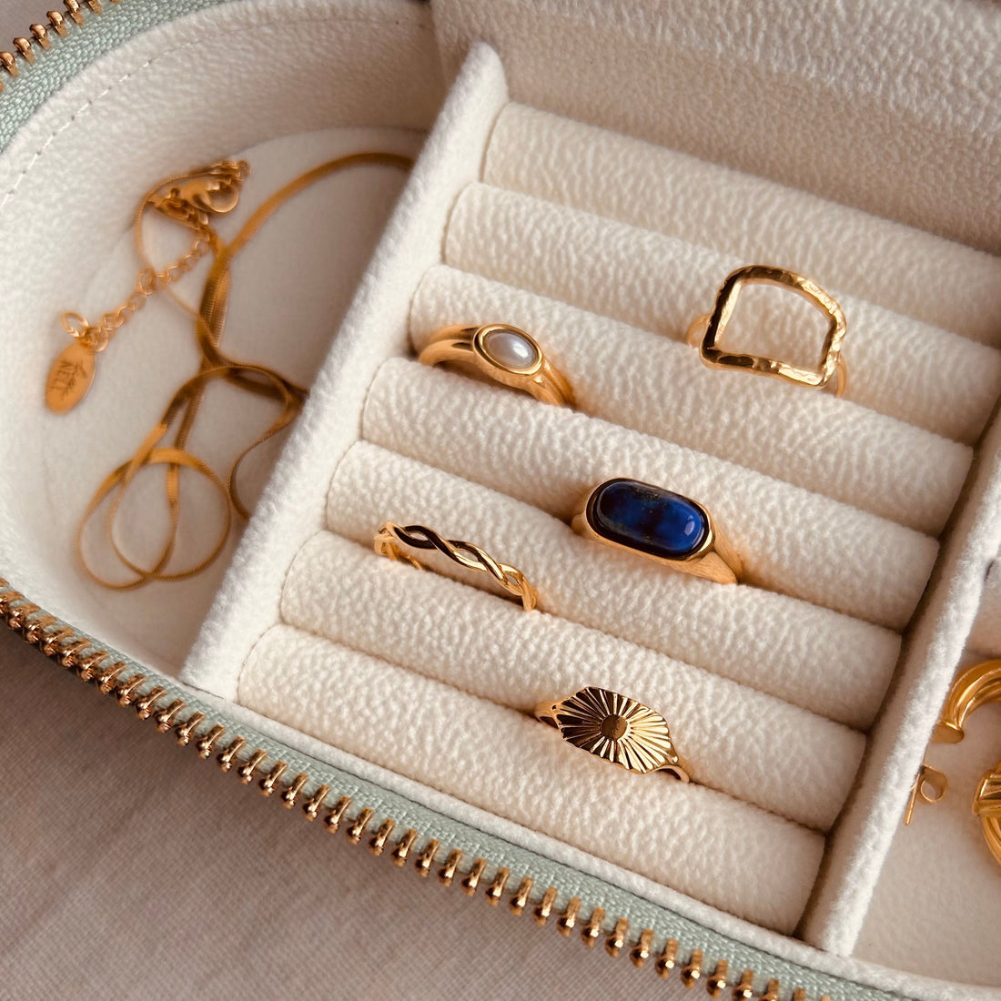 Everyday Twisted Band Ring – Ring – Little Nell Jewellery