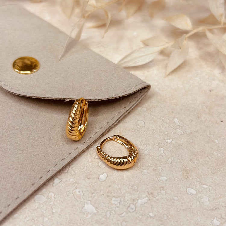 Everyday Oval Ribbon Hoop Earrings – Hoop Earrings – Little Nell Jewellery