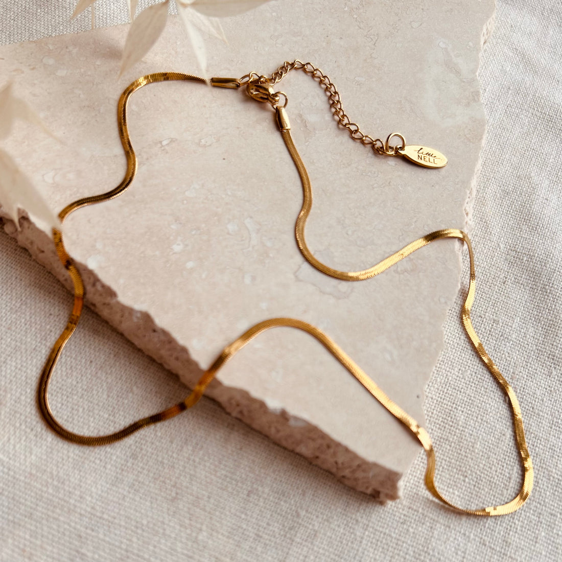 N204 Little Nell Geometric Link Necklace