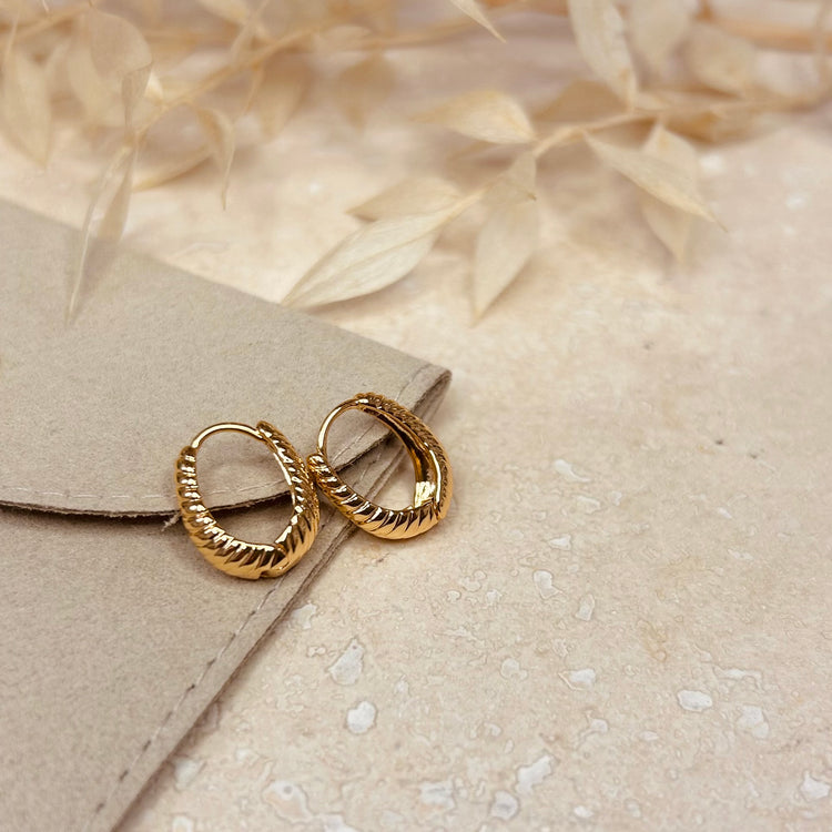 Everyday Oval Ribbon Hoop Earrings – Hoop Earrings – Little Nell Jewellery