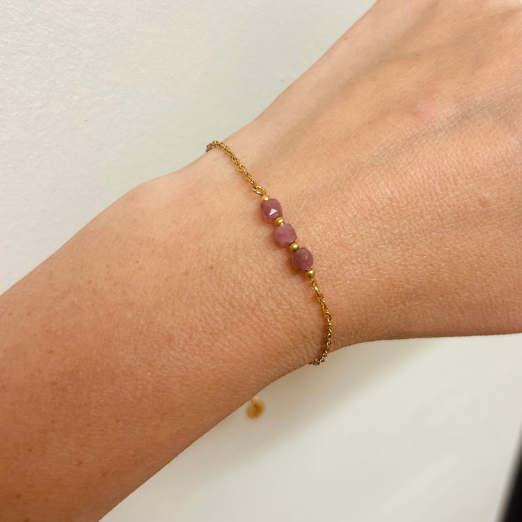 Everyday Pink Tourmaline Trio Bead Bracelet – Bracelet – Little Nell Jewellery