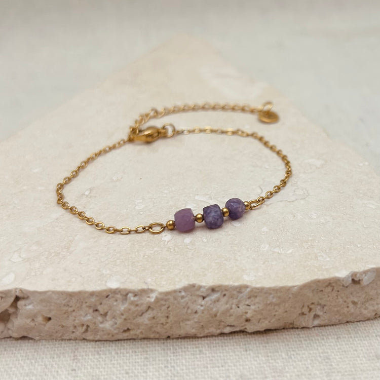 Everyday Amethyst Trio Bead Bracelet – Bracelet – Little Nell Jewellery