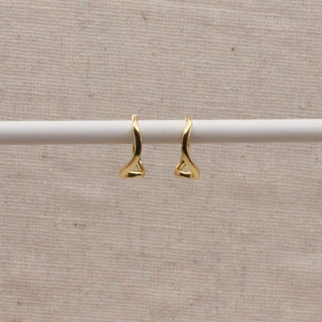 Gold Abstract Wave Hoops – Demi Fine Hoop Earrings – Little Nell Jewellery