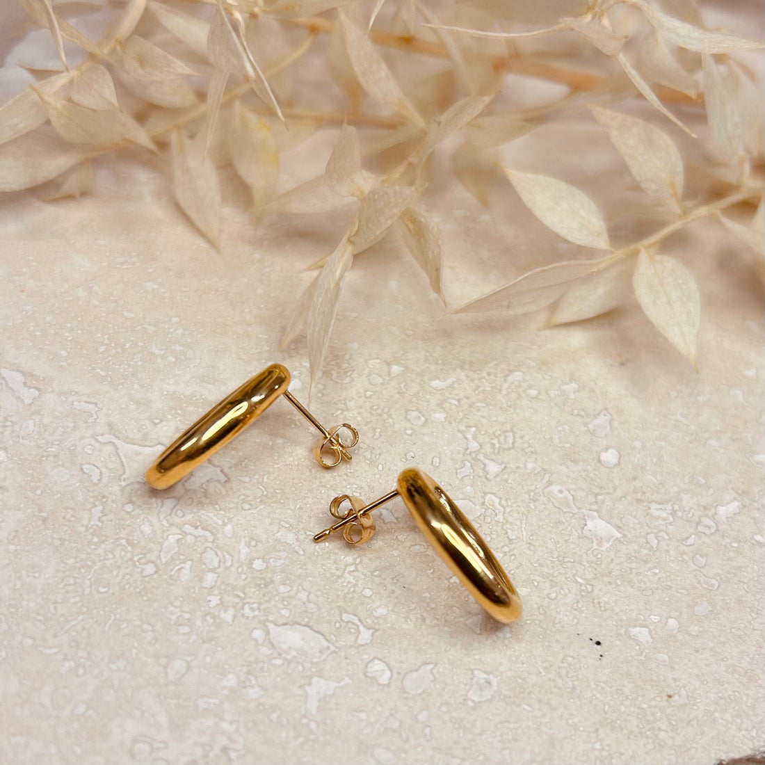 Everyday Abstract Oval Stud Earrings – Stud Earrings – Little Nell Jewellery