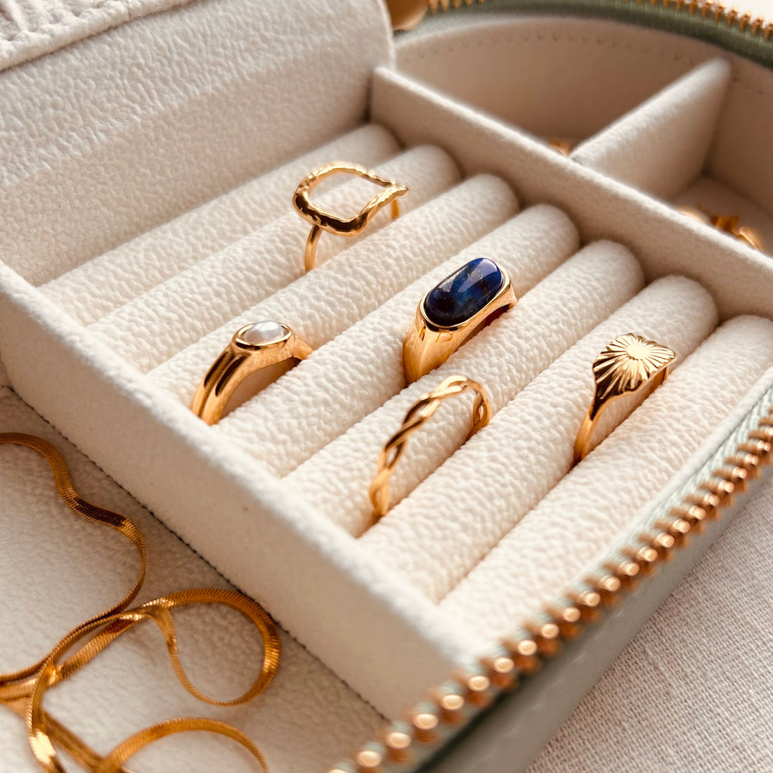Everyday Twisted Band Ring – Ring – Little Nell Jewellery
