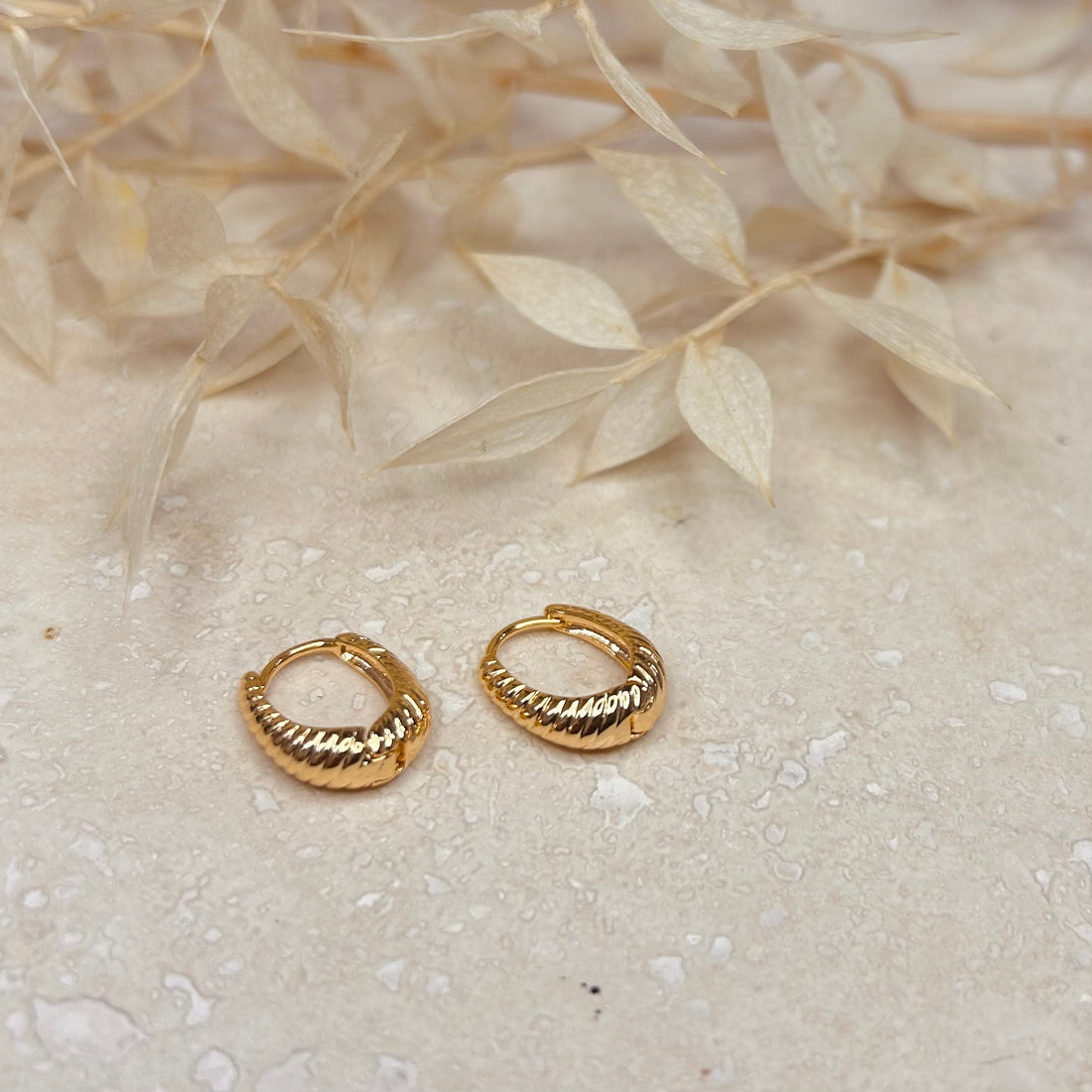 Everyday Oval Ribbon Hoop Earrings – Hoop Earrings – Little Nell Jewellery