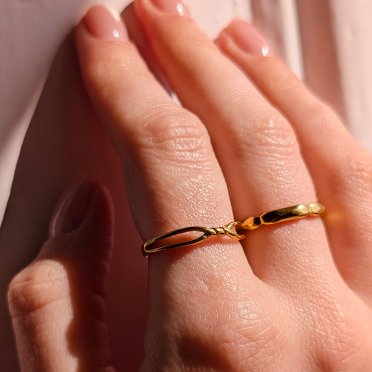 Everyday Gold Scallop Ring – Ring – Little Nell Jewellery