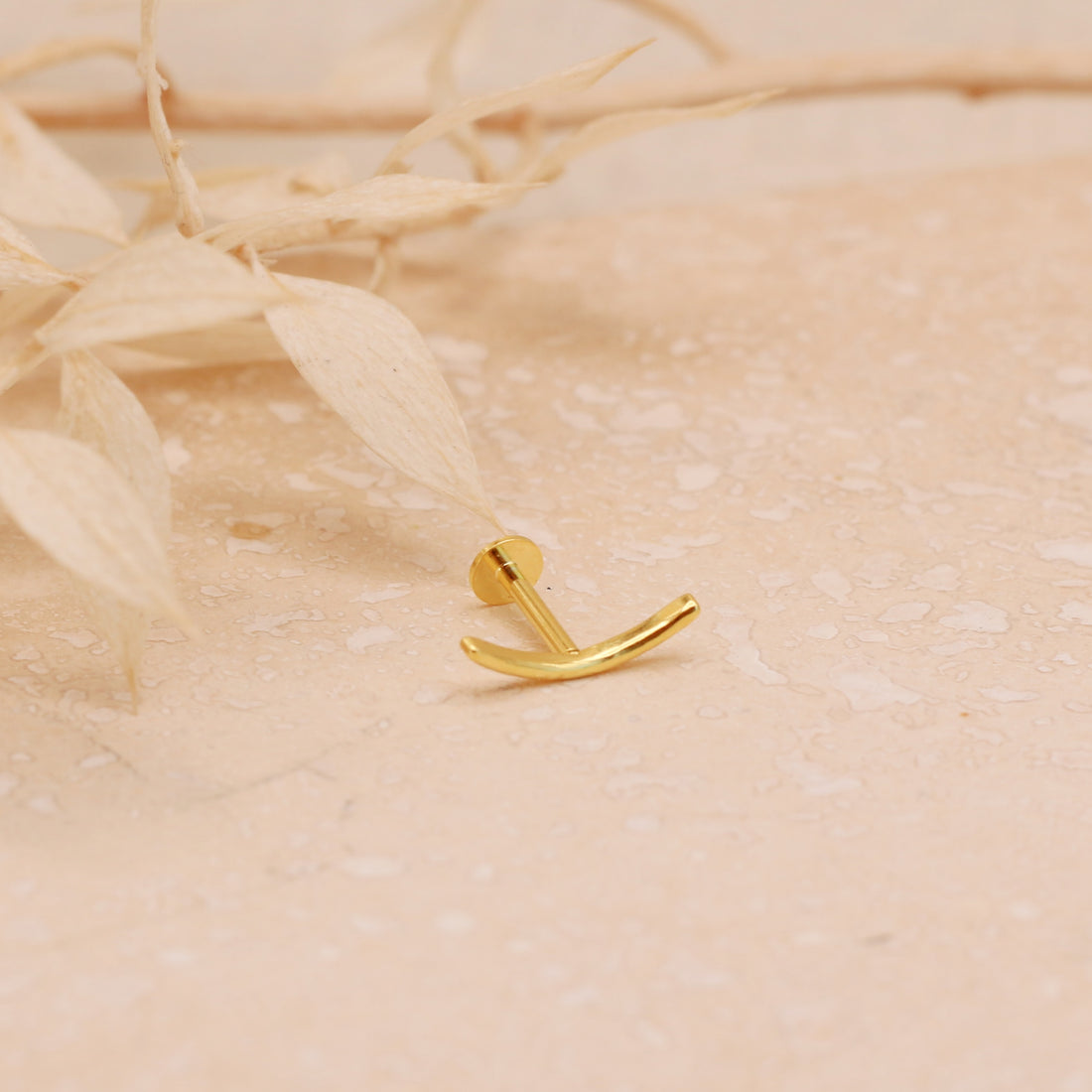 Minimal Gold Curve Labret Stud – Stud Earrings – Little Nell Jewellery