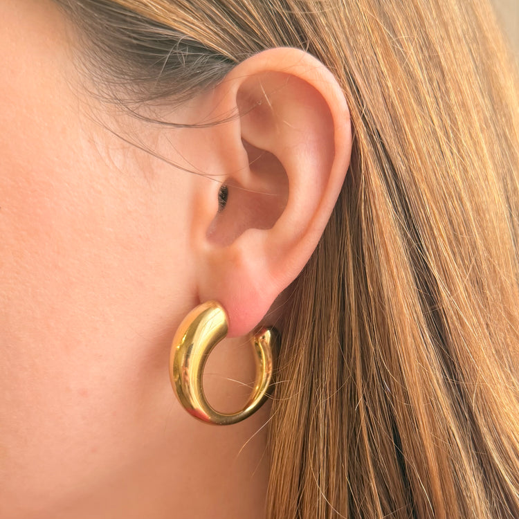 Everyday Gold Curl Hoops – Statement Earrings – Little Nell Jewellery