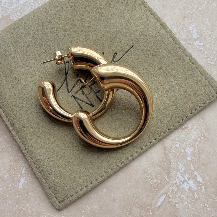 Everyday Gold Curl Hoops – Statement Earrings – Little Nell Jewellery