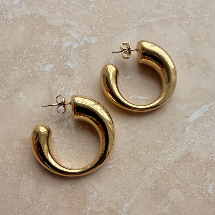 Everyday Gold Curl Hoops – Statement Earrings – Little Nell Jewellery