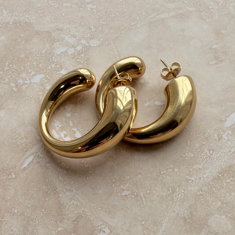 Everyday Gold Curl Hoops – Statement Earrings – Little Nell Jewellery