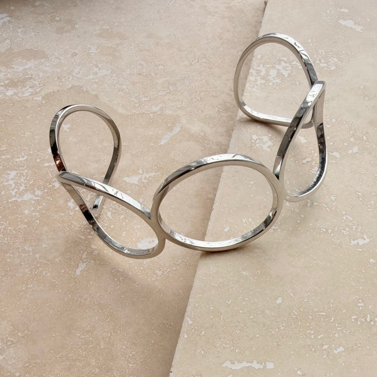 Everyday Silver Retro Circle Bangle – Bracelet – Little Nell Jewellery