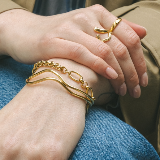 Everyday Gold Abstract Bangle – Bracelet – Little Nell Jewellery