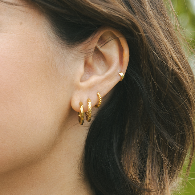 Everyday Twist Huggies – Hoop Earrings – Little Nell Jewellery