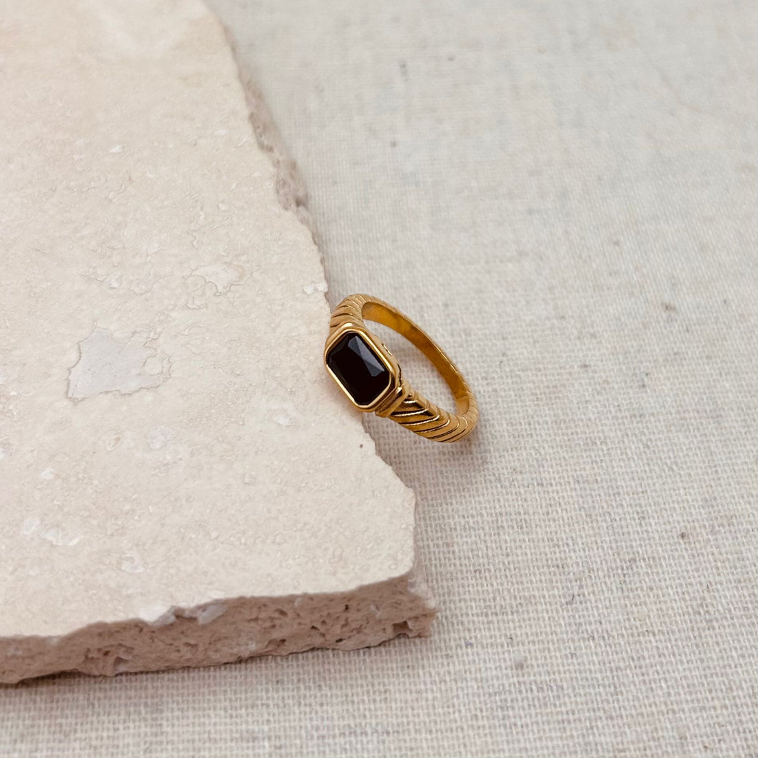 Everyday Vintage Noir Ring – Ring – Little Nell Jewellery