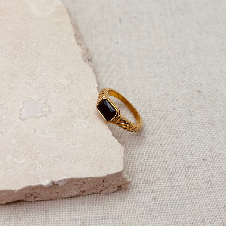 Everyday Vintage Noir Ring – Ring – Little Nell Jewellery