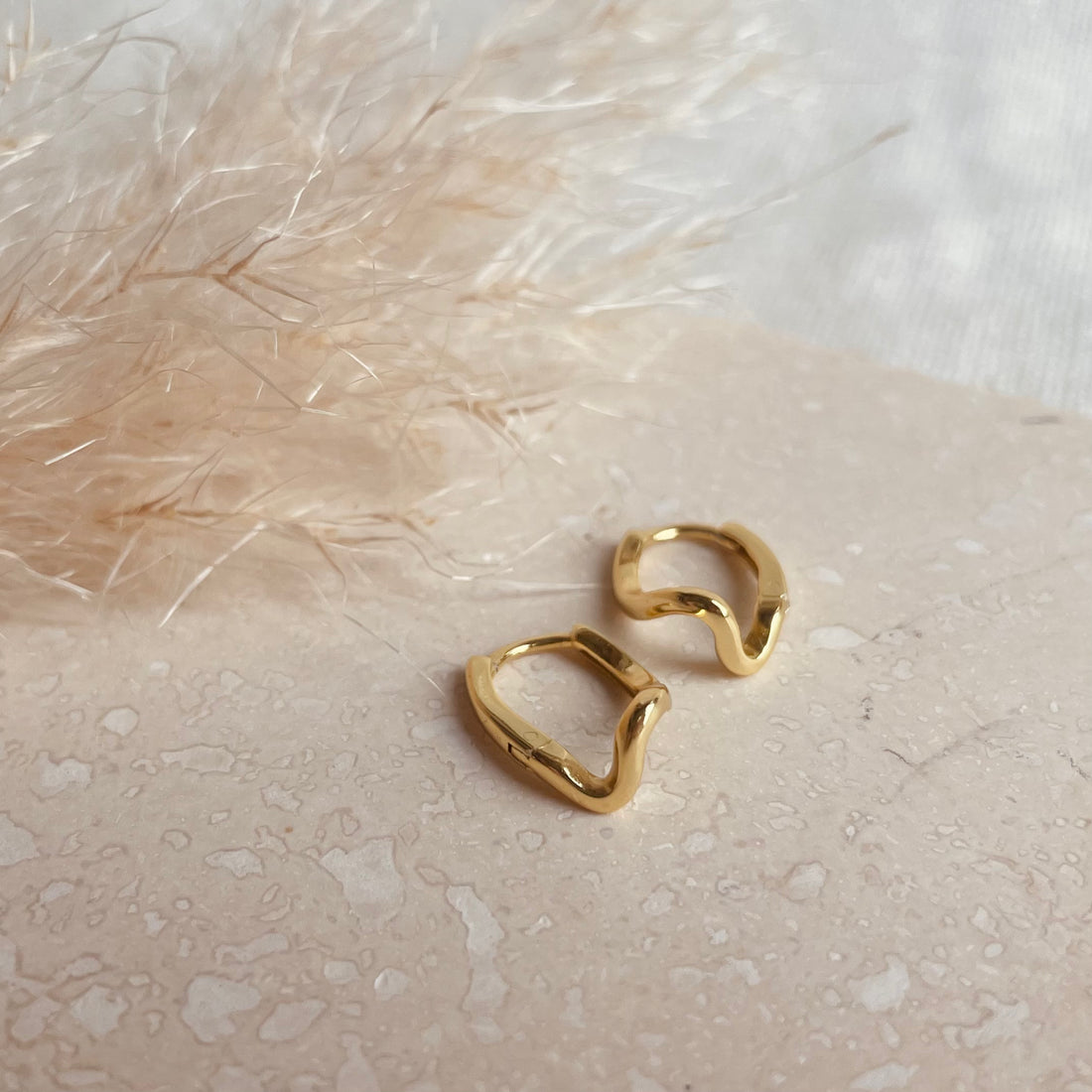 Gold Abstract Wave Hoops – Demi Fine Hoop Earrings – Little Nell Jewellery