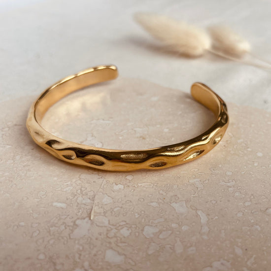 Everyday Gold Hammered Bangle