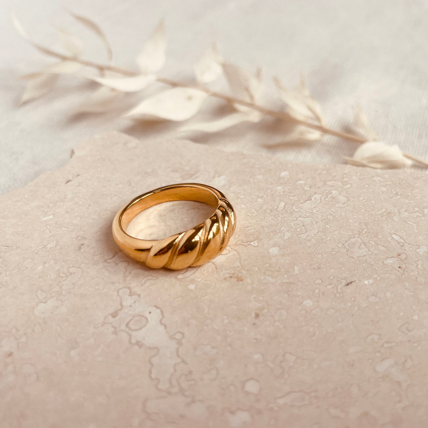 Load image into Gallery viewer, Gold Croissant Ring
