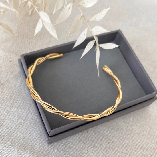 Everyday Gold Twist Bangle